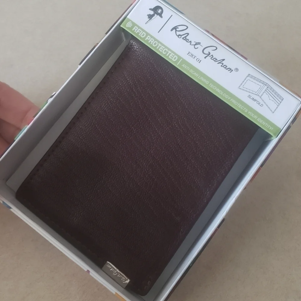 NEW! ROBERT GRAHAM Men's Designer Leather RFID Protected Bi-Fold Wallet.